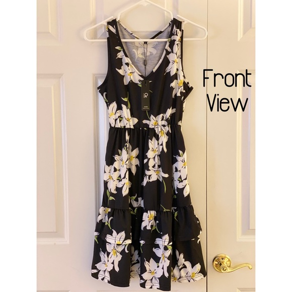 Dresses & Skirts - V-Neck Sleeveless Black Floral Dress with Ruffle Hem